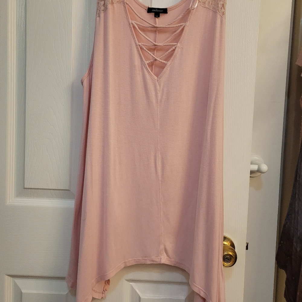 Womens 3x pink Ambiance tan top with lace.